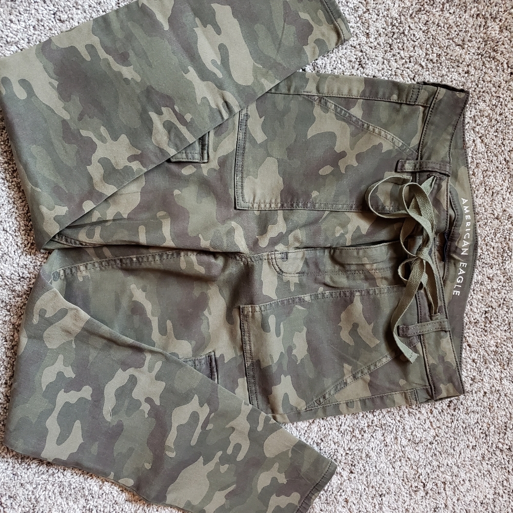 American Eagle Camo Jegging Crop